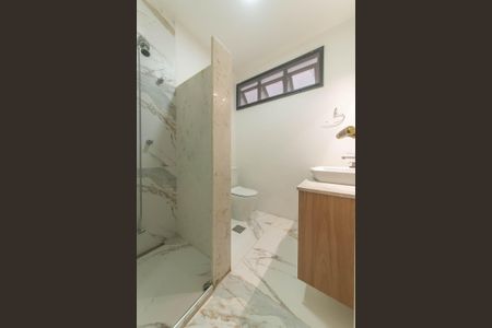 Casa à venda com 240m², 4 quartos e 4 vagasBanheiro