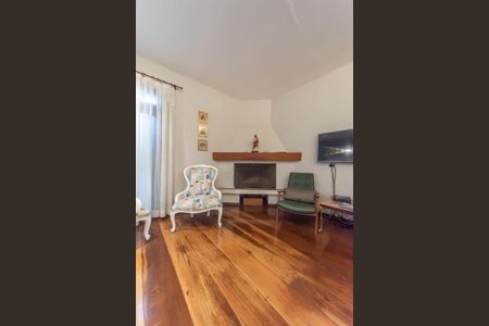 Casa à venda com 240m², 4 quartos e 4 vagasSala