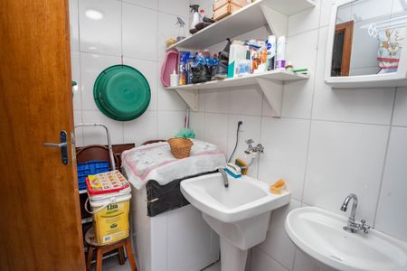 Casa à venda com 262m², 3 quartos e 3 vagasCasa 2 - Área de serviço / banheiro 2