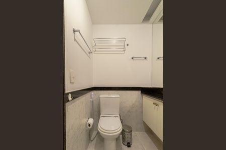 Apartamento para alugar com 52m², 2 quartos e 1 vaga Apartamento para alugar com 52m², 2 quartos e 1 vagaBanheiro da Suíte 1