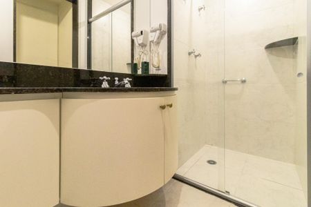 Apartamento para alugar com 52m², 2 quartos e 1 vaga Apartamento para alugar com 52m², 2 quartos e 1 vagaBanheiro da Suíte 1