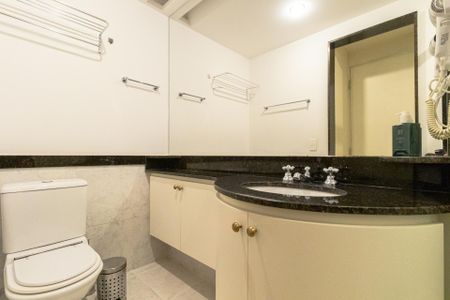 Apartamento para alugar com 52m², 2 quartos e 1 vaga Apartamento para alugar com 52m², 2 quartos e 1 vagaBanheiro da Suíte 1