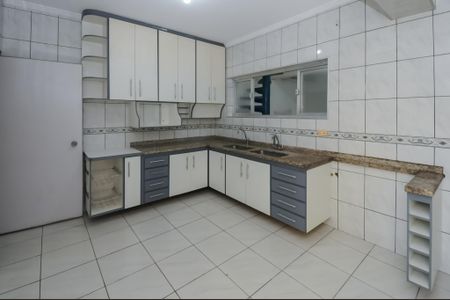 Casa à venda com 150m², 3 quartos e 2 vagas Casa à venda com 150m², 3 quartos e 2 vagasCozinha - Armários