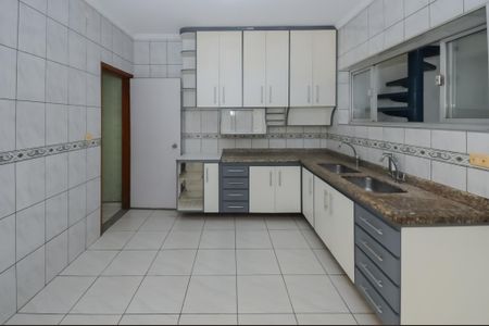 Casa à venda com 150m², 3 quartos e 2 vagas Casa à venda com 150m², 3 quartos e 2 vagasCozinha - Armários