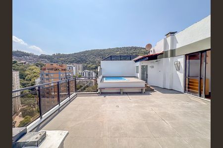 Apartamento à venda com 200m², 2 quartos e 2 vagas Apartamento à venda com 200m², 2 quartos e 2 vagasÁrea Externa