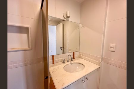 Apartamento à venda com 200m², 2 quartos e 2 vagas Apartamento à venda com 200m², 2 quartos e 2 vagasBanheiro