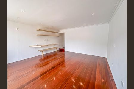 Apartamento à venda com 200m², 2 quartos e 2 vagas Apartamento à venda com 200m², 2 quartos e 2 vagasCobertura