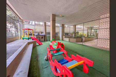 Apartamento à venda com 200m², 2 quartos e 2 vagas Apartamento à venda com 200m², 2 quartos e 2 vagasÁrea comum - Playground