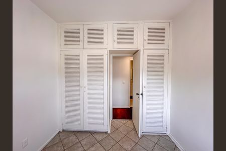 Apartamento à venda com 200m², 2 quartos e 2 vagas Apartamento à venda com 200m², 2 quartos e 2 vagasQuarto