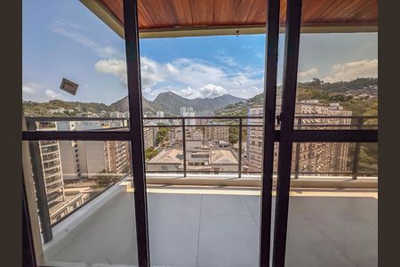 Apartamento à venda com 200m², 2 quartos e 2 vagas Apartamento à venda com 200m², 2 quartos e 2 vagasSacada