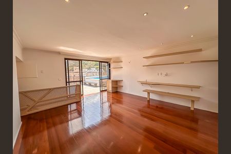 Apartamento à venda com 200m², 2 quartos e 2 vagas Apartamento à venda com 200m², 2 quartos e 2 vagasCobertura