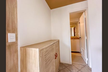 Apartamento à venda com 200m², 2 quartos e 2 vagas Apartamento à venda com 200m², 2 quartos e 2 vagasSuíte