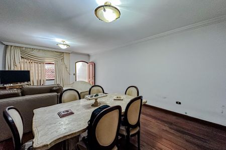 Casa à venda com 100m², 3 quartos e 2 vagasSala