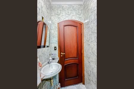 Casa à venda com 100m², 3 quartos e 2 vagasBanheiro 2