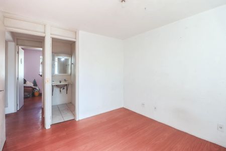 Casa de condomínio à venda com 107m², 4 quartos e 2 vagas Casa de condomínio à venda com 107m², 4 quartos e 2 vagasSuíte