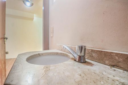 Casa de condomínio à venda com 107m², 4 quartos e 2 vagas Casa de condomínio à venda com 107m², 4 quartos e 2 vagasLavabo