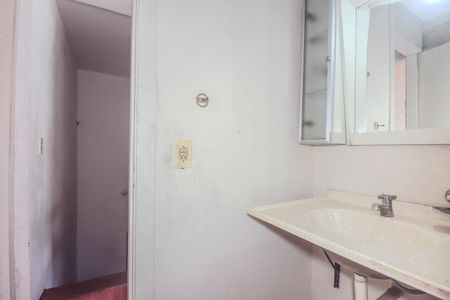 Casa de condomínio à venda com 107m², 4 quartos e 2 vagas Casa de condomínio à venda com 107m², 4 quartos e 2 vagasBanheiro da Suíte