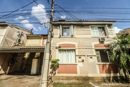 Casa de condomínio à venda com 107m², 4 quartos e 2 vagas Casa de condomínio à venda com 107m², 4 quartos e 2 vagasFachada do Imóvel