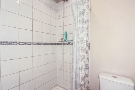 Casa de condomínio à venda com 107m², 4 quartos e 2 vagas Casa de condomínio à venda com 107m², 4 quartos e 2 vagasBanheiro da Suíte