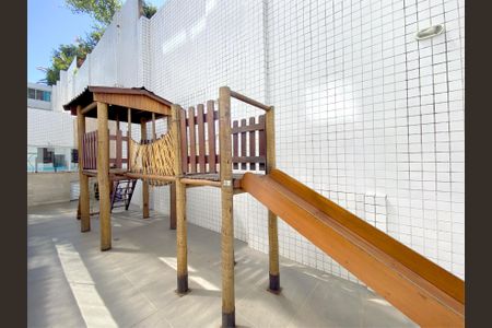 Apartamento à venda com 120m², 3 quartos e 4 vagasÁrea comum - Playground