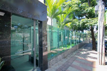 Apartamento à venda com 120m², 3 quartos e 4 vagasFachada