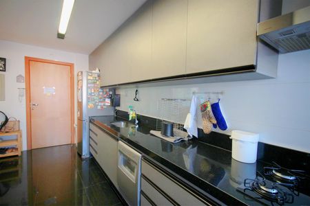 Apartamento à venda com 120m², 3 quartos e 4 vagasCozinha