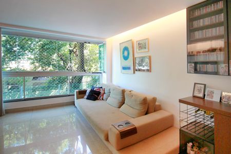 Apartamento à venda com 120m², 3 quartos e 4 vagasSala