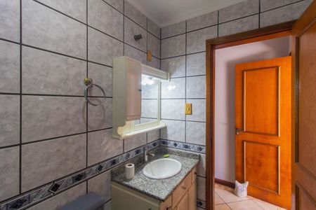 Casa à venda com 240m², 5 quartos e 3 vagasBanheiro 2
