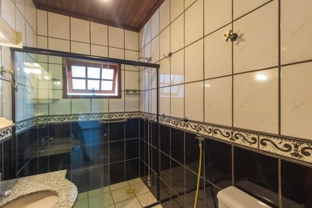 Casa à venda com 240m², 5 quartos e 3 vagasBanheiro 1