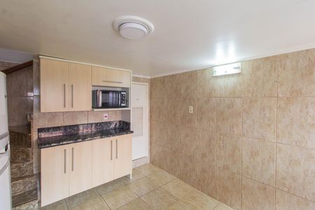 Casa à venda com 240m², 5 quartos e 3 vagasCozinha