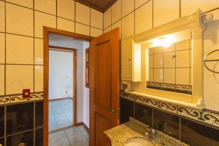 Casa à venda com 240m², 5 quartos e 3 vagasBanheiro 1