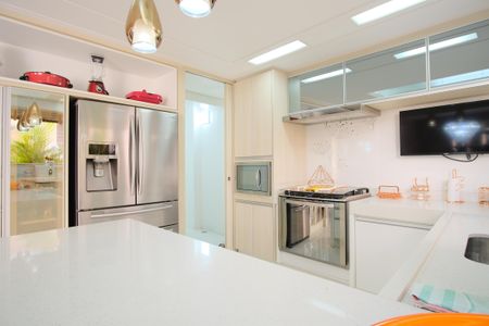 Casa à venda com 290m², 4 quartos e 5 vagasCozinha