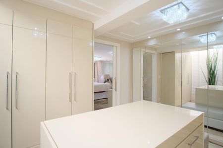 Casa à venda com 290m², 4 quartos e 5 vagasCloset da Suíte 4