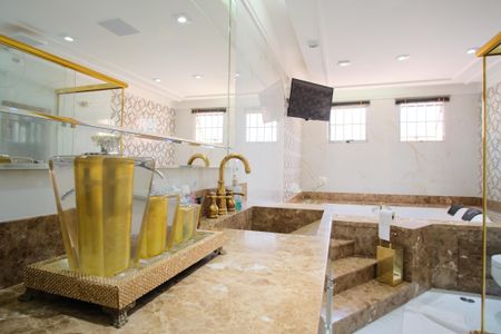 Casa à venda com 290m², 4 quartos e 5 vagasBanheiro da Suíte 4