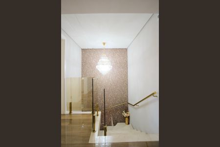 Casa à venda com 290m², 4 quartos e 5 vagasEscada