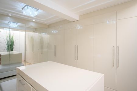 Casa à venda com 290m², 4 quartos e 5 vagasCloset da Suíte 4