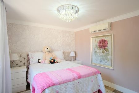 Casa à venda com 290m², 4 quartos e 5 vagasSuíte 1