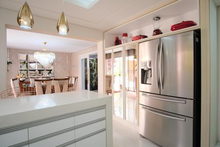 Casa à venda com 290m², 4 quartos e 5 vagasCozinha