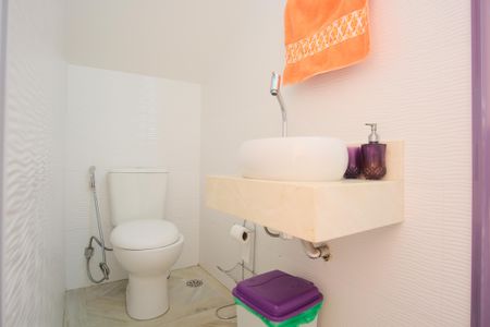 Casa à venda com 290m², 4 quartos e 5 vagasBanheiro de serviço 1