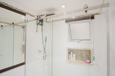 Casa à venda com 290m², 4 quartos e 5 vagasBanheiro da Suíte 2