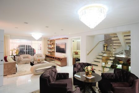 Sala de casa à venda com 4 quartos, 290m² em Vila Carrão, São Paulo