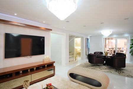 Casa à venda com 290m², 4 quartos e 5 vagasSala