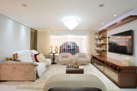 Casa à venda com 290m², 4 quartos e 5 vagasSala