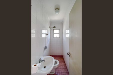 Casa à venda com 268m², 3 quartos e 4 vagasBanheiro de serviço