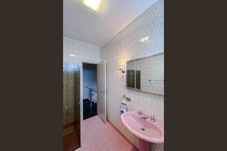 Casa à venda com 268m², 3 quartos e 4 vagasBanheiro Social