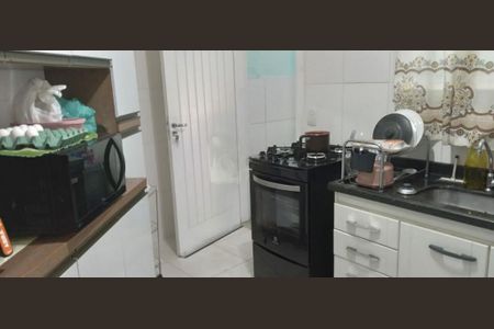 Casa à venda com 64m², 2 quartos e 2 vagas