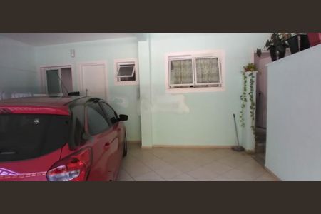 Casa à venda com 64m², 2 quartos e 2 vagas