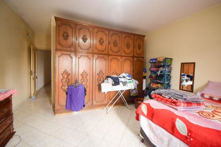 Casa à venda com 280m², 3 quartos e 2 vagasSuíte