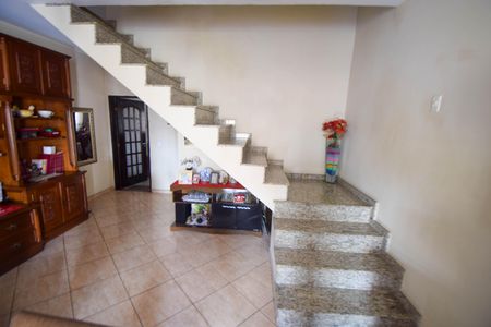 Casa à venda com 280m², 3 quartos e 2 vagasSala