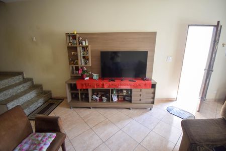 Casa à venda com 280m², 3 quartos e 2 vagasSala